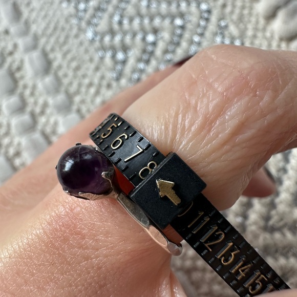 Sterling silver amethyst ring size 8 - Picture 4 of 4